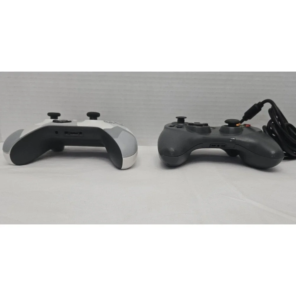 Lot Of 2 Microsoft Xbox Controllers Wireless Winter Forces / Joytech Neo Wired